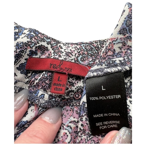 Red by BKE Floral Flutter Sleeve Purple Blue Blouse Size Large - Picture 9 of 12